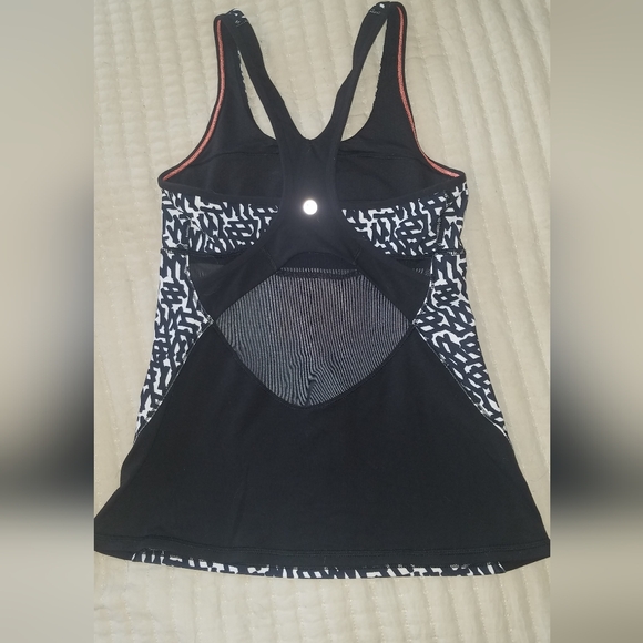 Lululemon Tank Top Size Small - Picture 2 of 2
